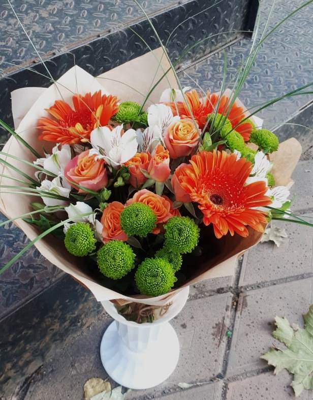 Букет цветов из: Герберы, Хризантемы, Альстромерии и Розы в Дагестанской