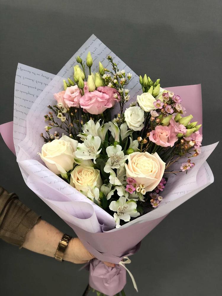 Букет цветов из: Альстромерии, Розы и Лизиантусы в Дагестанской