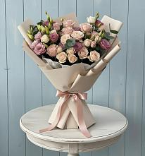 Букет цветов из:  Розы и Лизиантусы #REPLACE_PRED# Дагестанской