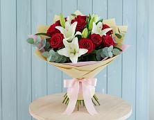Букет цветов из:  Лилии и Розы в Дагестанской