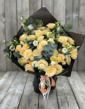 Букет цветов из:  Розы и Лизиантусы в Дагестанской