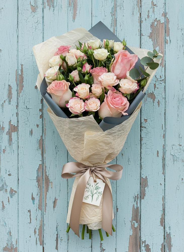 Букет цветов из: Розы в Дагестанской