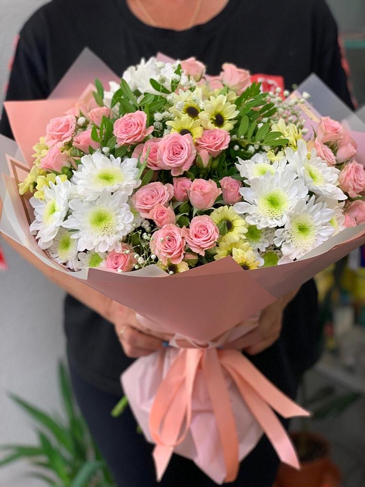 Букет цветов из: Розы и Хризантемы в Дагестанской