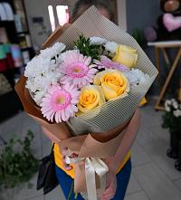 Букет цветов из:  Герберы, Розы и Хризантемы в Дагестанской