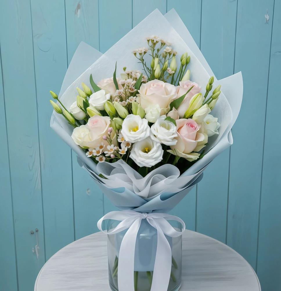 Букет цветов из: Розы и Лизиантусы в Дагестанской