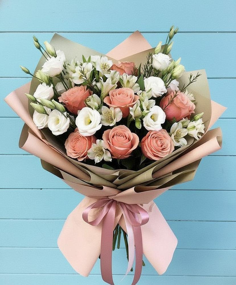 Букет цветов из: Розы, Альстромерии и Лизиантусы в Дагестанской