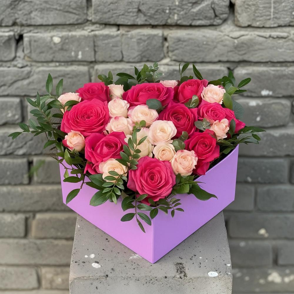 Цветочная композиция из Розы в коробке в Дагестанской