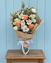 Букет цветов из:  Альстромерии, Лизиантусы, Розы и Хризантемы #REPLACE_PRED# Дагестанской