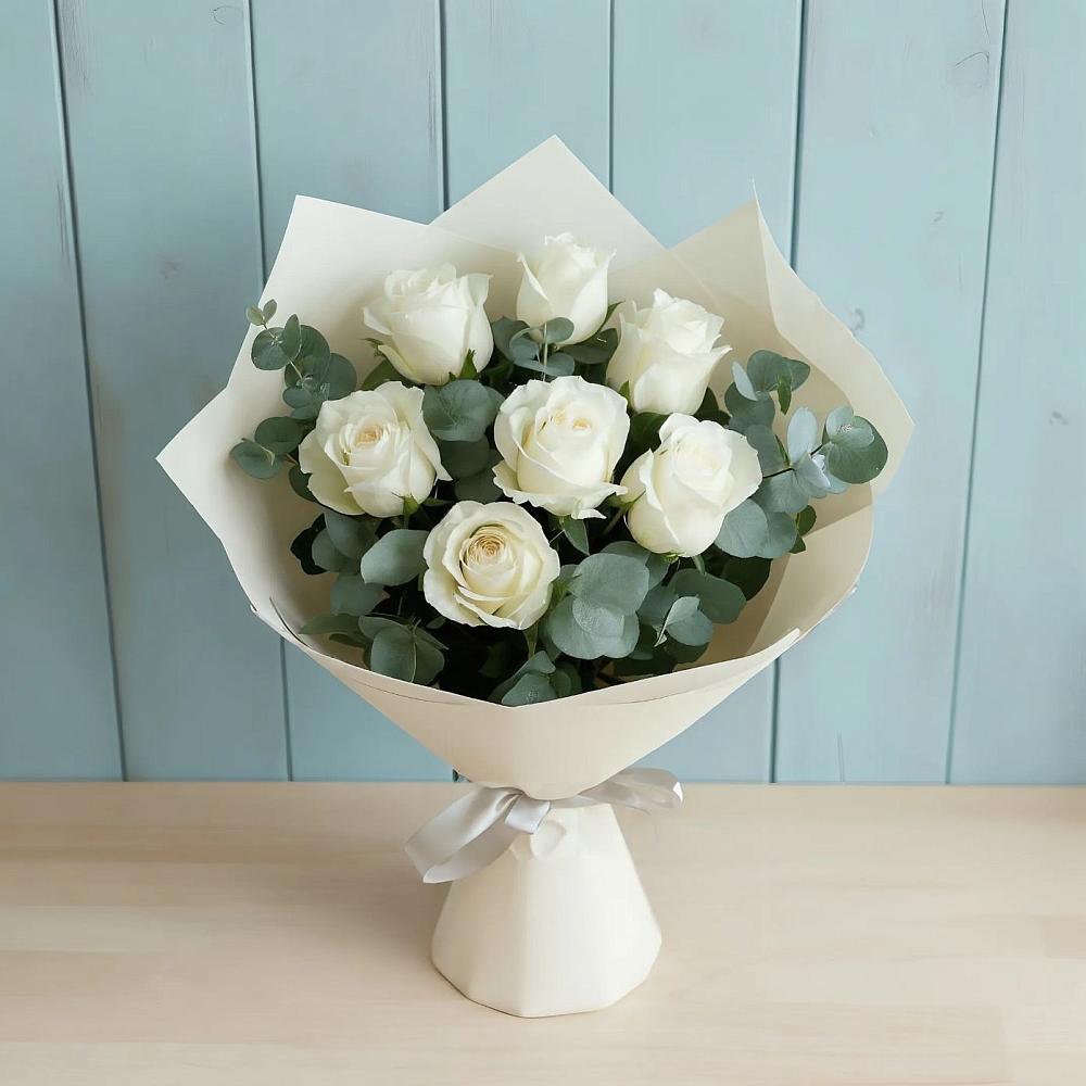 Букет Белые розы в Эвкалипте в Дагестанской