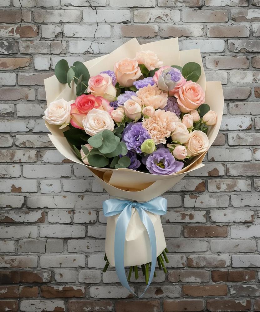 Букет цветов из: Розы, Лизиантусы и Гвоздики в Дагестанской