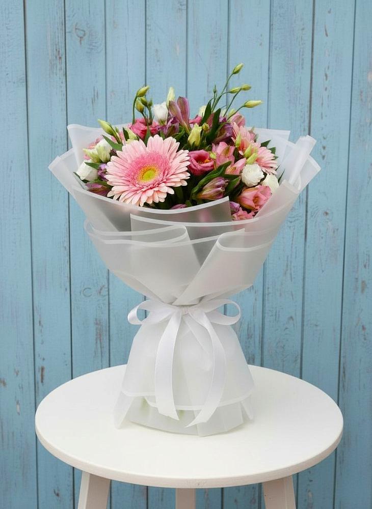 Букет цветов из: Герберы, Альстромерии и Лизиантусы в Дагестанской