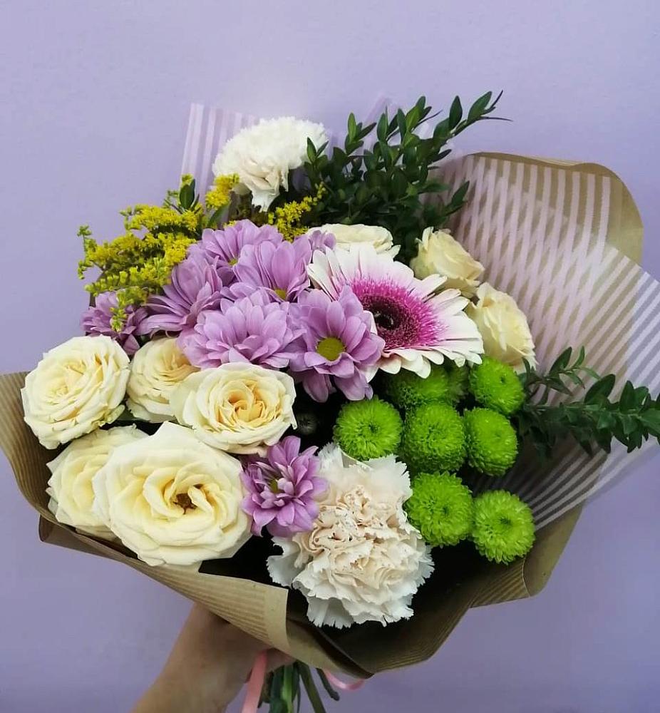 Букет цветов из: Хризантемы, Розы, Гвоздики и Герберы в Дагестанской