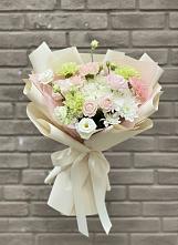 Букет цветов из:  Гвоздики, Розы, Лизиантусы и Хризантемы в Дагестанской