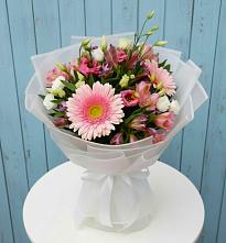 Букет цветов из:  Герберы, Альстромерии и Лизиантусы #REPLACE_PRED# Дагестанской