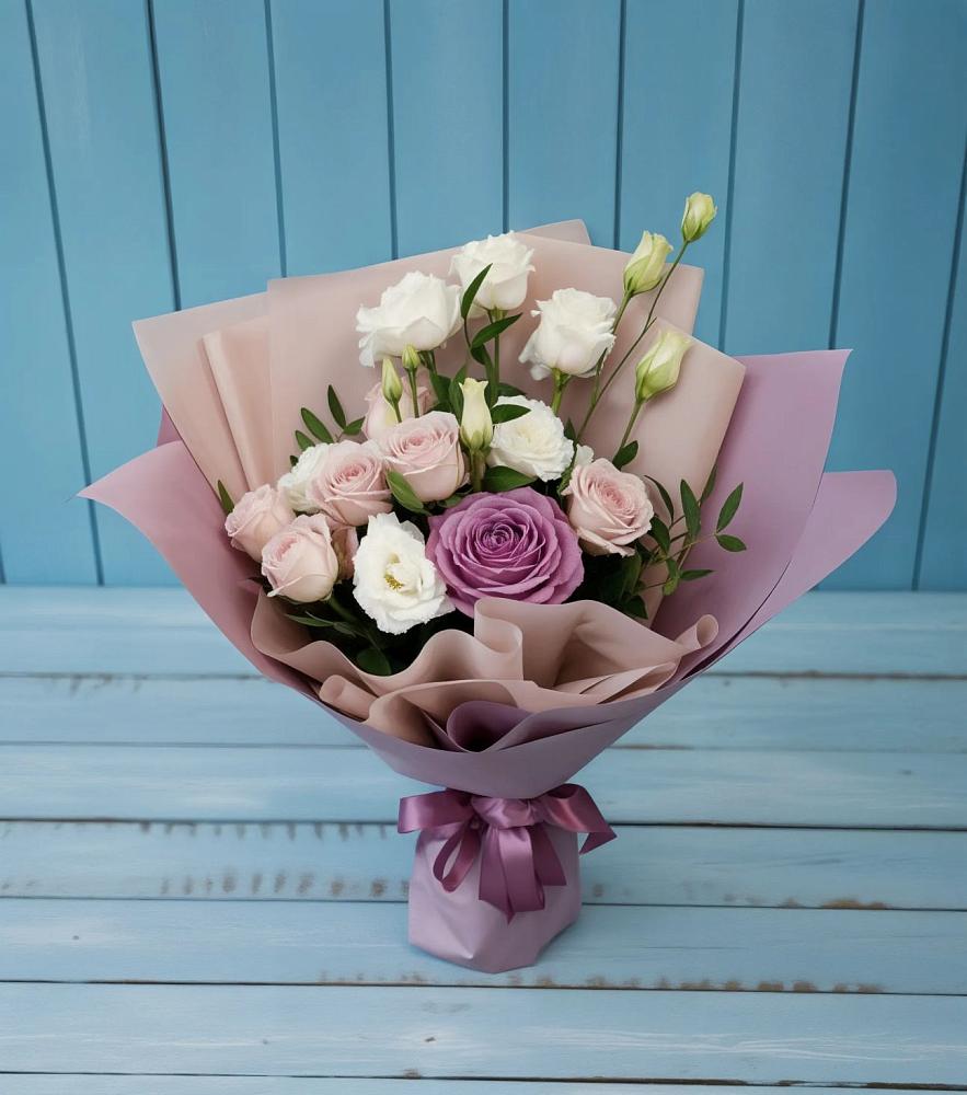 Букет цветов из: Розы и Лизиантусы в Дагестанской