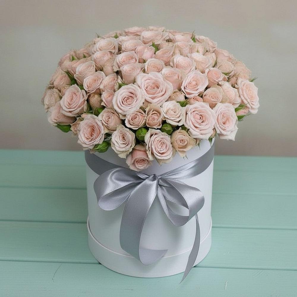 Цветочная композиция из Розы в шляпной коробке в Дагестанской